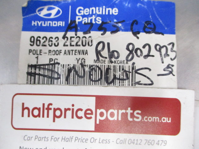 Hyundia Elantra/Accent/Tucson Genuine Roof Antenna Mast New Part .