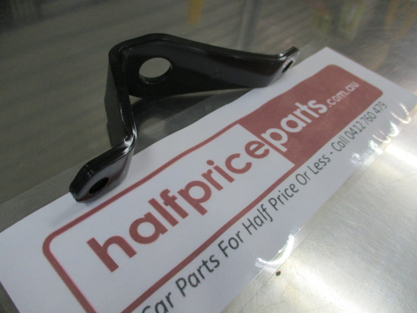 Toyota Landcruiser Genuine Right hand Stabilizer Bracket New Part