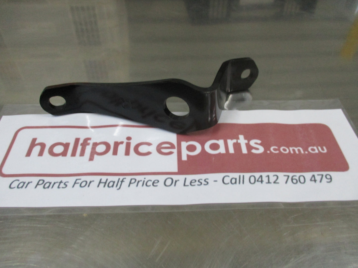 Toyota Landcruiser Genuine Right hand Stabilizer Bracket New Part