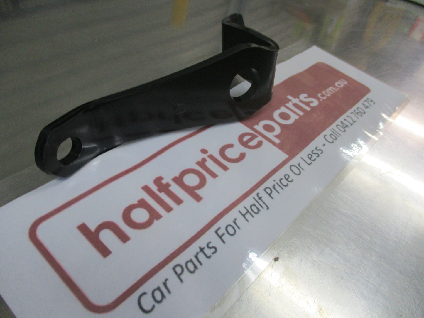 Toyota Landcruiser Genuine Right hand Stabilizer Bracket New Part