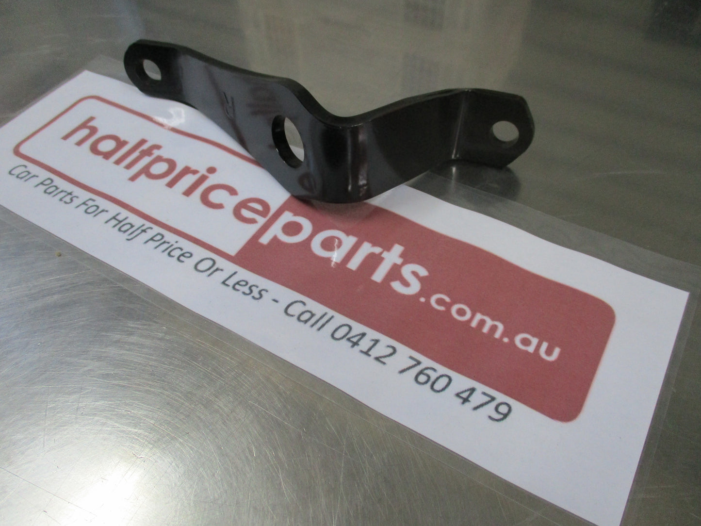 Toyota Landcruiser Genuine Right hand Stabilizer Bracket New Part