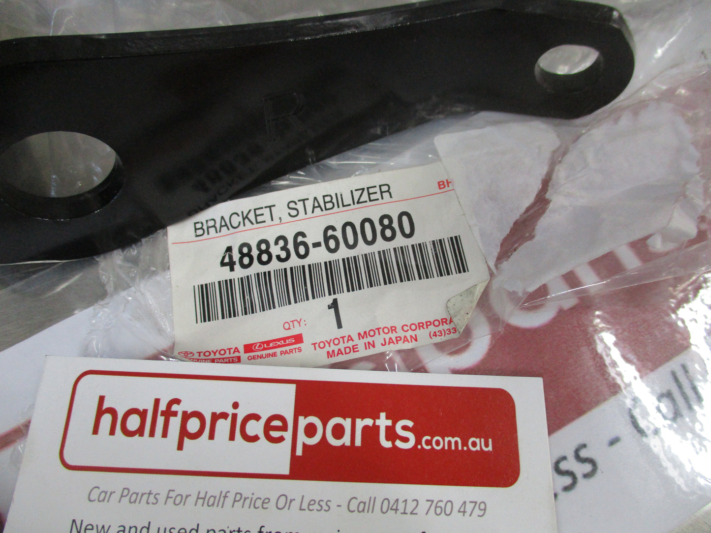 Toyota Landcruiser Genuine Right hand Stabilizer Bracket New Part