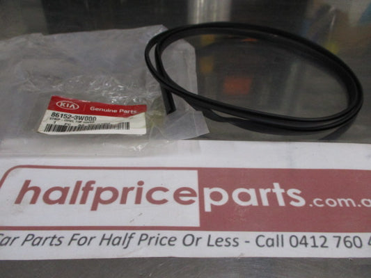 KIA Sportage Genuine Cowl Top Cover Strip New Part