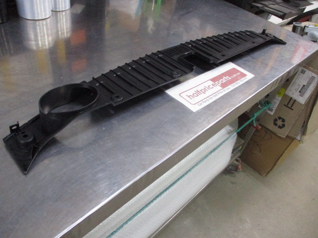 Kia Sorento Genuine Upper Radiator Grille Cover Assembly New Part