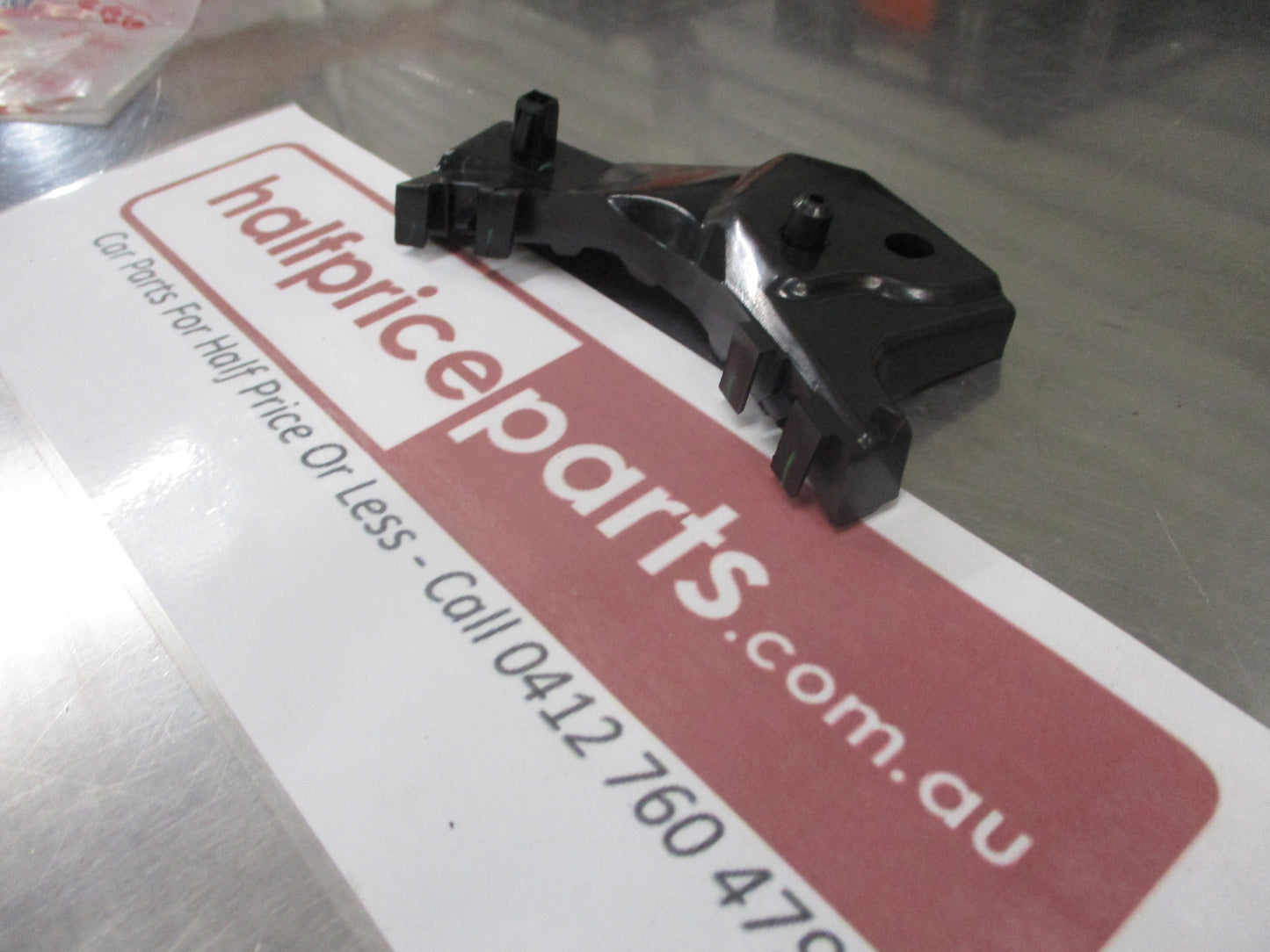 Suzuki Carry/Super Carry Genuine Right Hand Front Side Bumper Bracket New Part