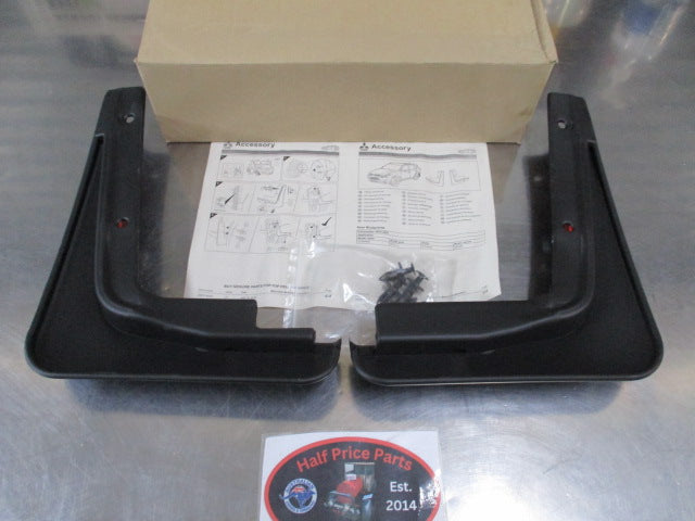 Mitsubishi Outlander Genuine Rear Mud Guard Set With Fitting Kit New Part
