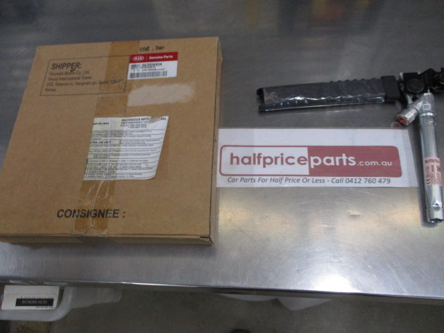 Kia Sportage Genuine Drivers Front Seat Belt Pretensioner New Part