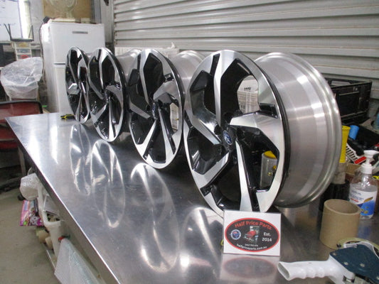 Subaru Forester Genuine Set of 4 Alloy Wheels 18x7J With Centre Caps Used Part