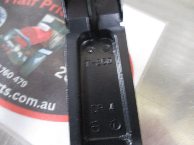 Holden Barina Genuine Right Hand Front Wiper Arm New Part