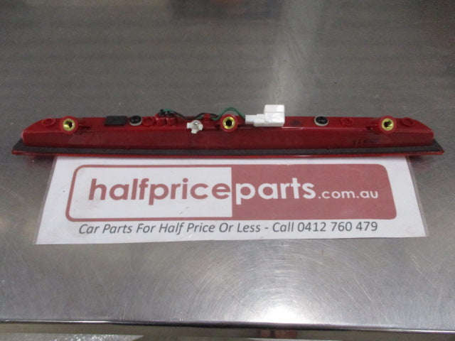 Kia Sorento Genuine High Mount Rear Stop Light Assembly New Part