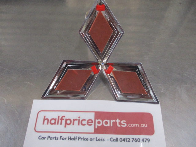 Mitsubishi ML/MN Triton/Pajero Sport QE/QF Genuine Front Grille Emblem/Badge New Part