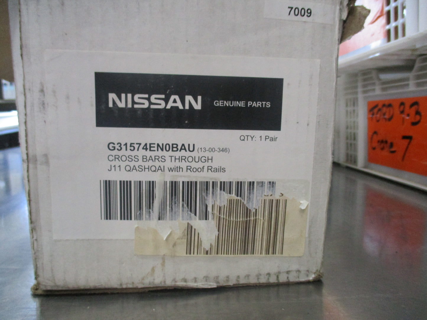Nissan Qashqai J11 TI-TI-L Genuine Roof Crossbars Kit New