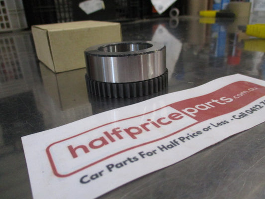 Mitsubishi Pajero Sport/Delica Genuine Rear Axle Bearing Retainer New Part