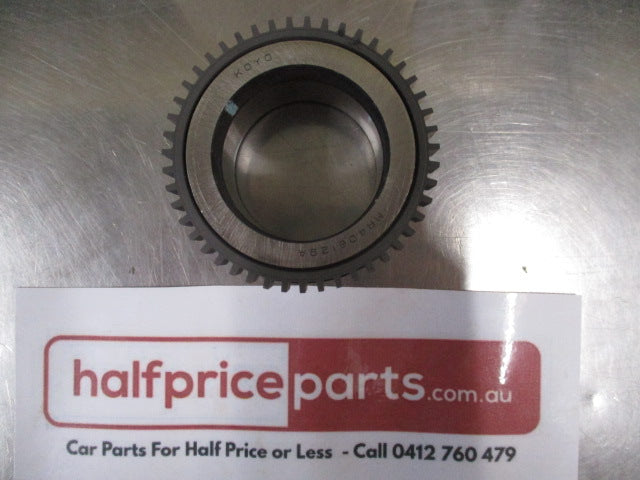 Mitsubishi Pajero Sport/Delica Genuine Rear Axle Bearing Retainer New Part