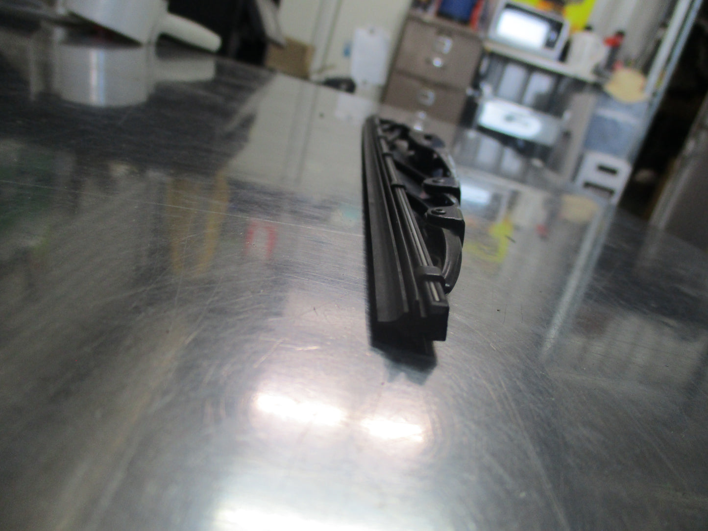 KIA/Hyundai Various Models Genuine Passenger Wiper Blade Assembly New Part