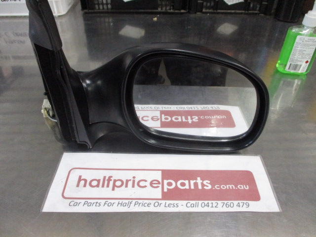 Kia Carnival GQ Genuine Right Hand (Drivers) Outer Mirror Assembly New Part.