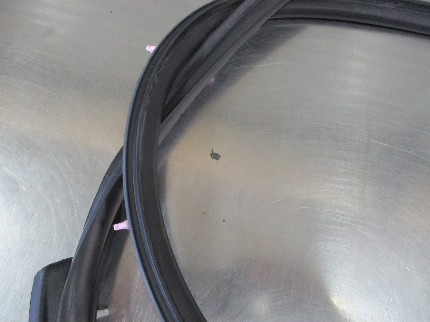 Suzuki Baleno Genuine Left Hand Front Door Opening Weatherstrip New Part