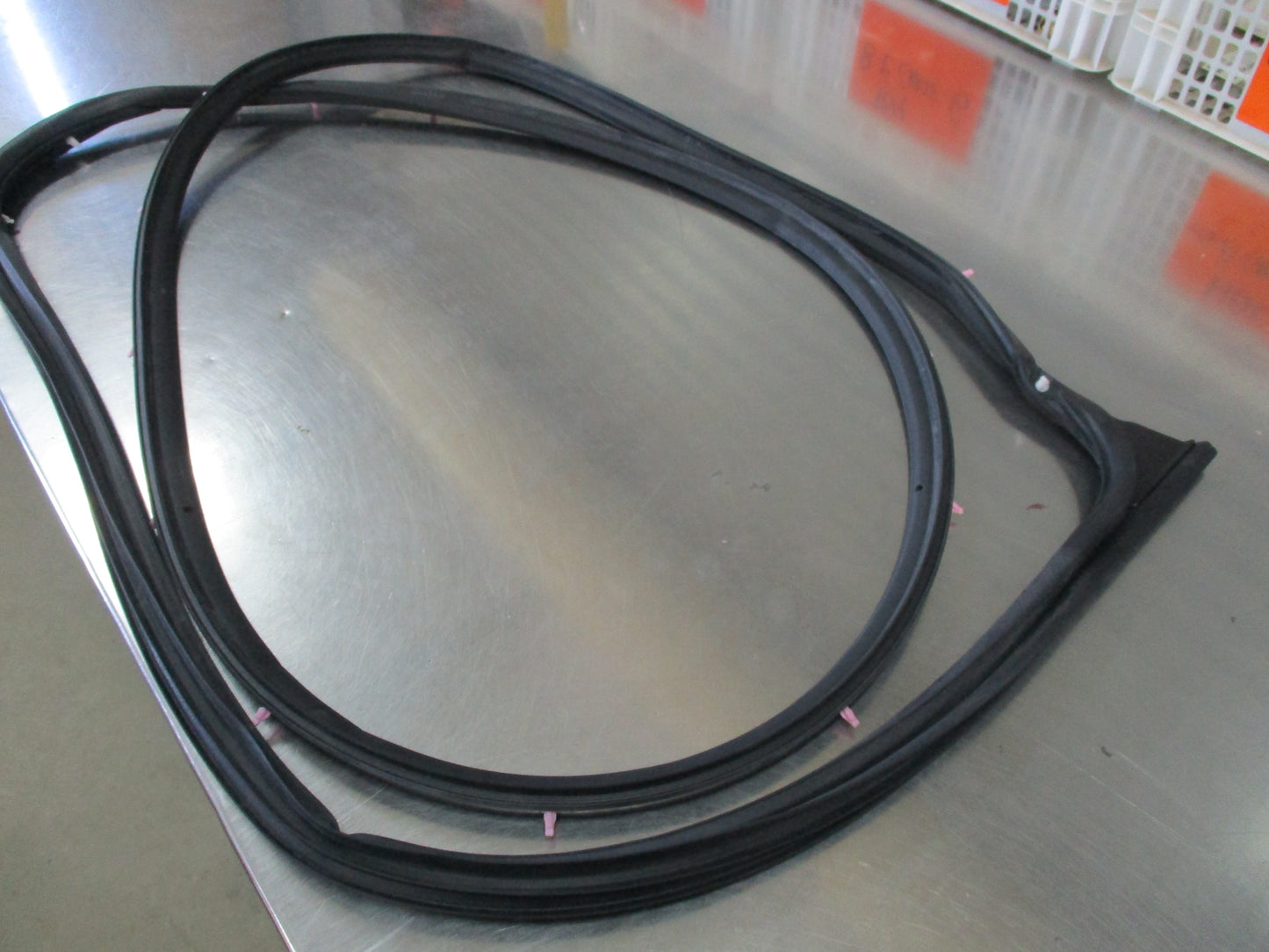 Suzuki Baleno Genuine Left Hand Front Door Opening Weatherstrip New Part