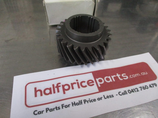 Mitsubishi Triton/Challenger Genuine Manual Transmission Output Shaft 5th Gear New Part