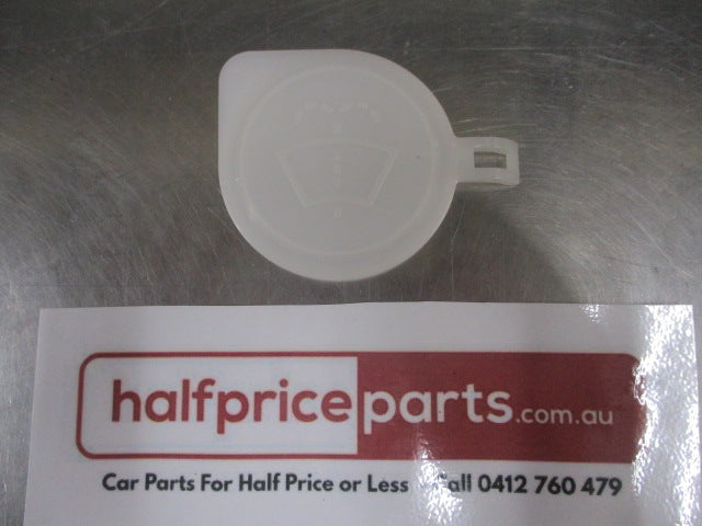 Mitsubishi Pajero V88-V97-V98 Genuine Washer Tank Filler Lid New Part