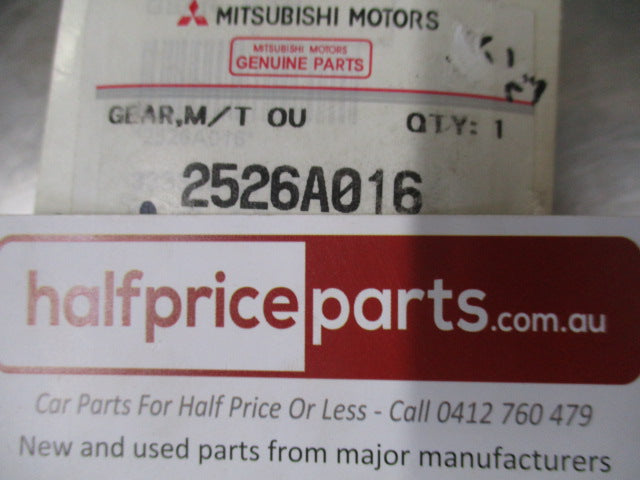 Mitsubishi Triton/Challenger Genuine Manual Transmission Output Shaft 5th Gear New Part