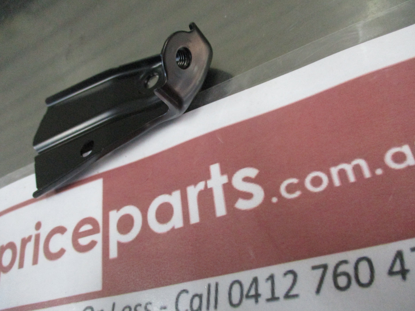 Suzuki Swift Genuine Right hand Lower Front Guard Bracket New Part