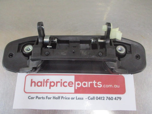Mitsubishi Pajero Genuine Drivers Front Outer Door Handle New Part