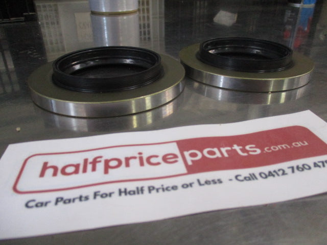 Mitsubishi Fuso Canter Genuine Rear Inner Wheel Hub Oil Seal New Part