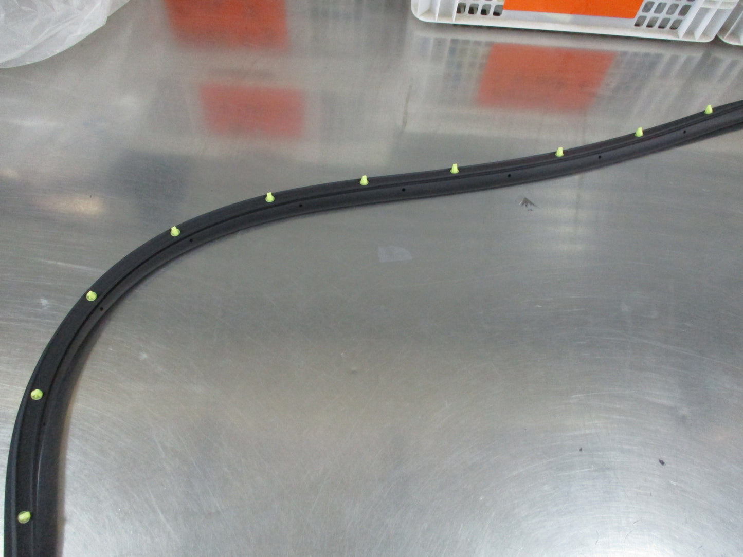 Suzuki Swift Genuine Left Hand Door Outer Weatherstrip New Part