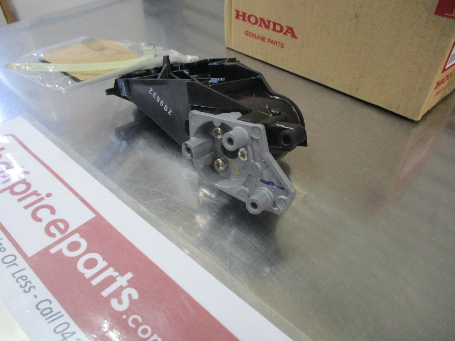 Honda CR-V Genuine Right Hand Outer Electric Fold Mirror Assembly New Part