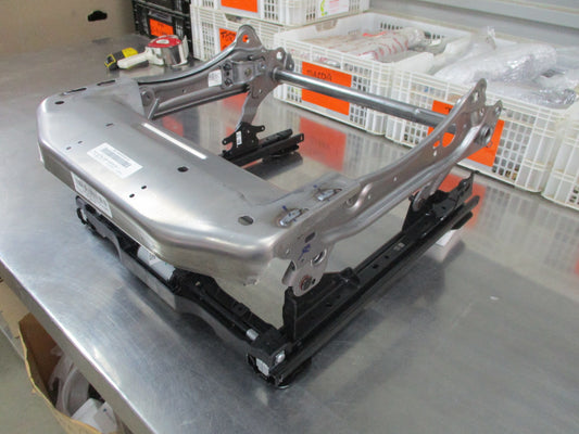 Nissan X-Trail T32 Genuine Drivers Side Seat Base Frame Assembly New Part