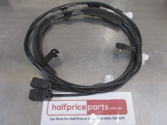 Mitsubishi Outlander Genuine Stereo USB Accessory Cable New Part