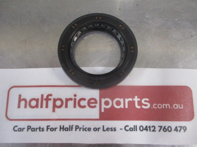 Mitsubishi Triton/Challenger Genuine Gear Box Rear Oil Seal New Part