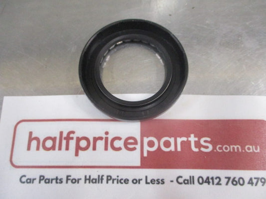 Mitsubishi Triton/Challenger Genuine Gear Box Rear Oil Seal New Part