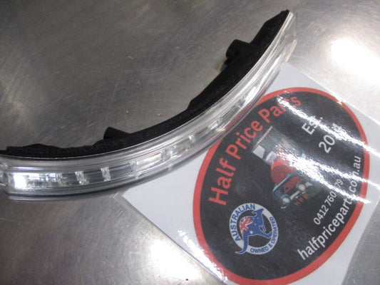 Kia Sportage Genuine Right Hand LED Mirror Indicator Lamp New Part