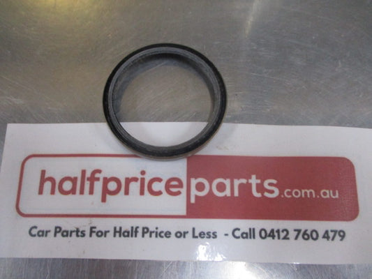 Mitsubishi Fuso Genuine Rear Outer Hub Oil Seal New Part