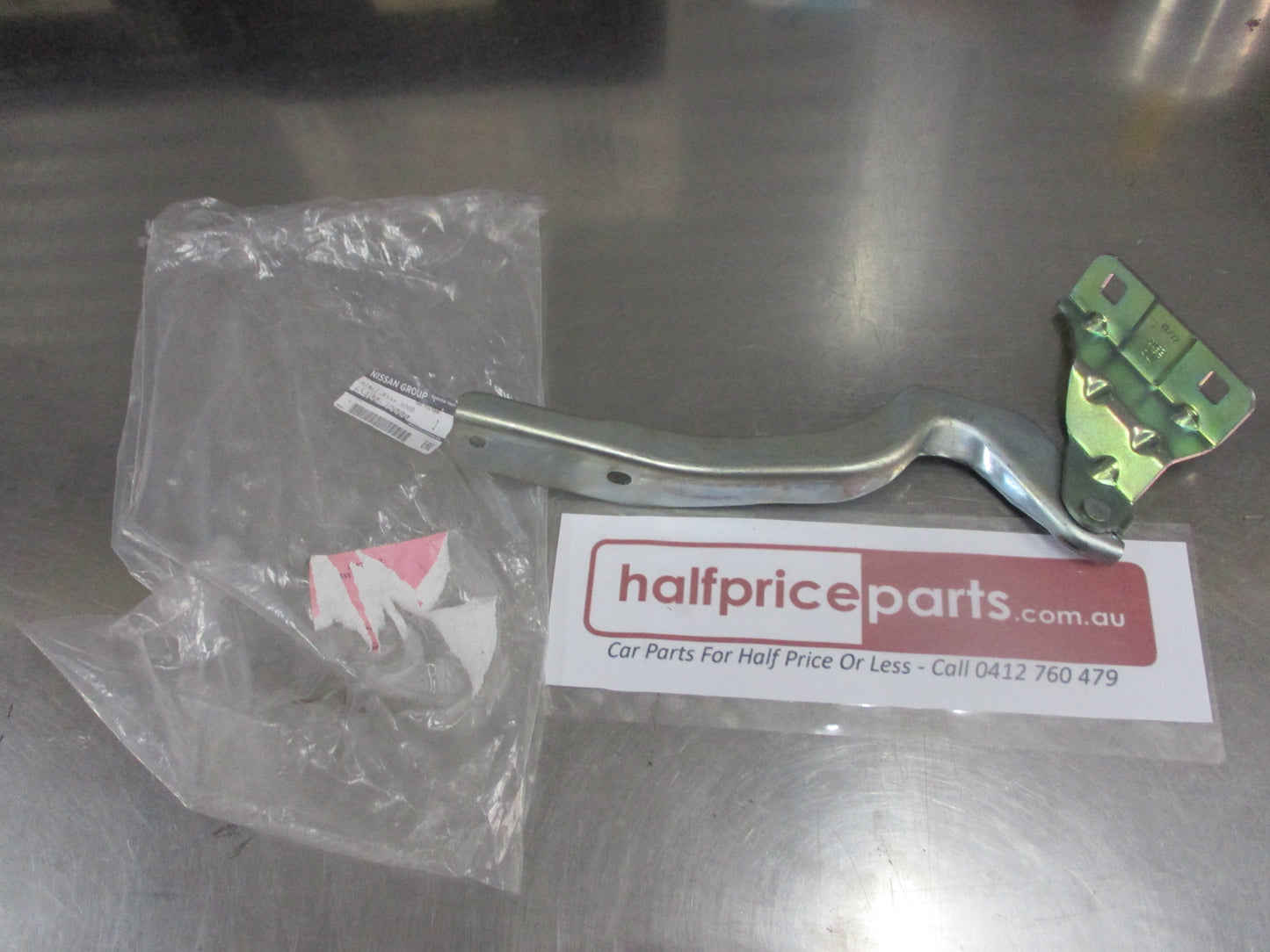 Nissan Qashqai J10 Genuine Right Hand Bonnet Hinge New Part