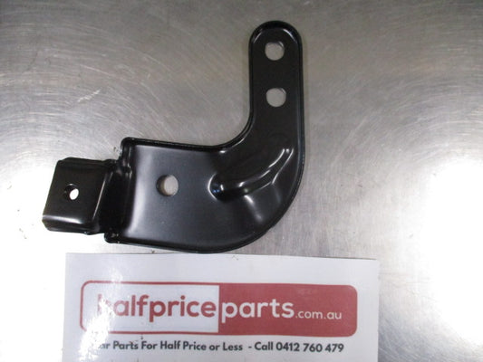 Mitsubishi Lancer Genuine Right Hand Front Guard Bracket New Part