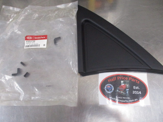 Kia Rio Genuine Right Hand Quarter Glass Garnish Trim New Part