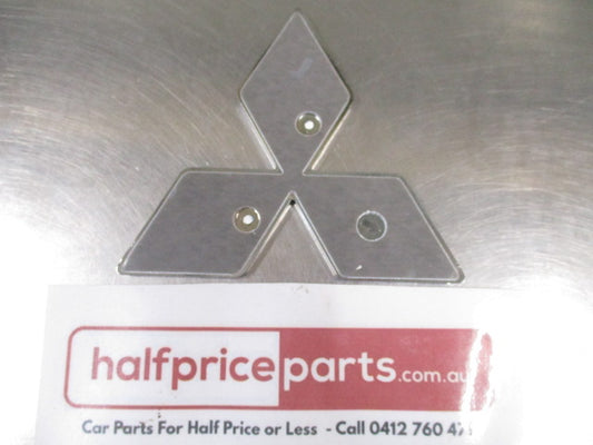 Mitsubishi Fuso Genuine Front Bumper Grille Emblem (Red & Chrome) New Part