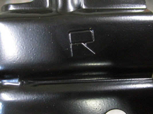 Mitsubishi Pajero Sport Genuine Right Hand Head Light Support Bracket New Part