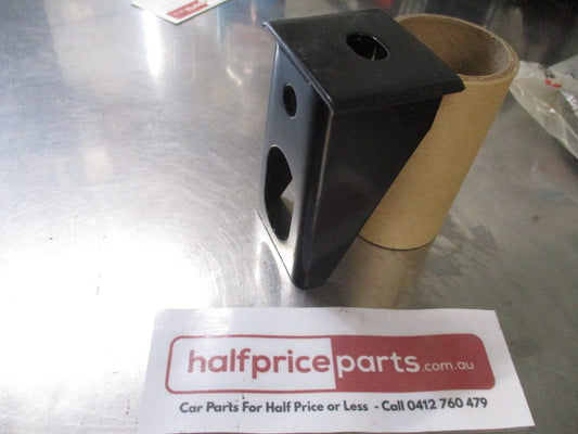 Mitsubishi Triton Genuine Rear Chassis Body Mounting Bracket New Part