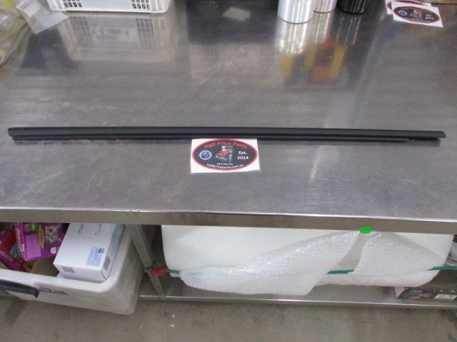 Kia Sportage Genuine Right Hand Rear Door Weather Strip Belt Molding New Part