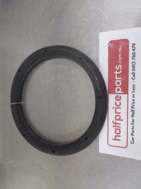 Mitsubishi Outlander/Lancer Genuine Front Suspension Coil Spring Insulator New Part