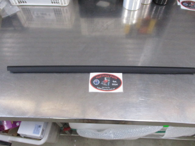 Kia Soul Genuine Right Front Door Weather Strip New Part