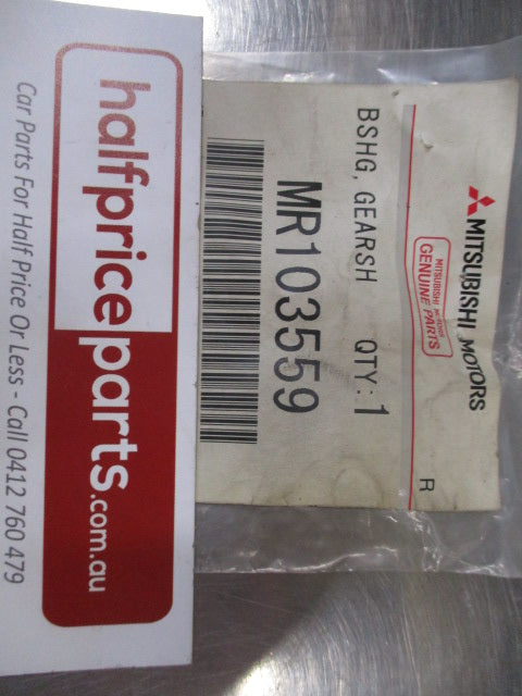 Mitsubishi Magna/Verada/Lancer/Evolution Genuine Gearshift Link Bushing New Part