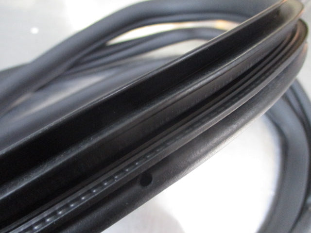 Kia Cerato YD Genuine Right Hand Front Door Body Weather Strip (Drivers) New Part