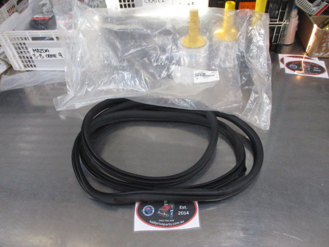 Kia Cerato YD Genuine Right Hand Front Door Body Weather Strip (Drivers) New Part