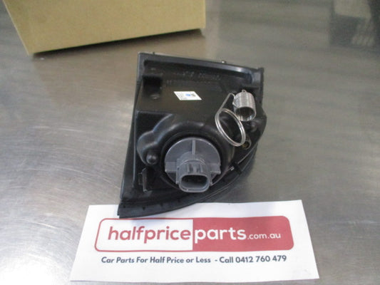 Mitsubishi Magna Genuine Right Hand Front Indicator Assembly New Part