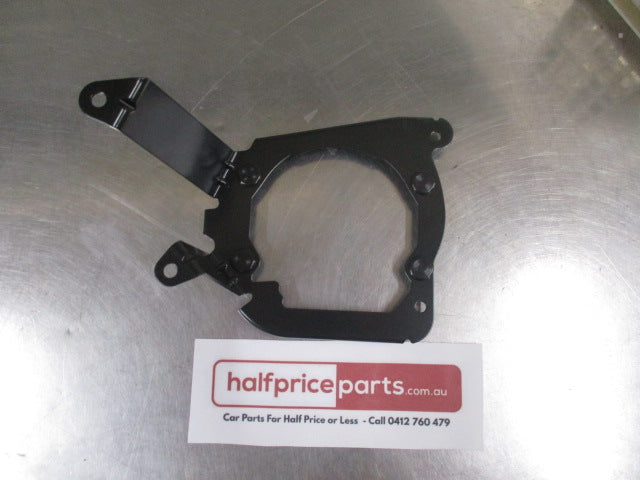 Mitsubishi 380 Genuine Left Hand Front Fog Light Bracket New Part